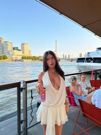 Full leaked Clarissa bea page private onlyfans photo