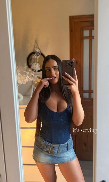 Full leaked Clodaghnicgiollabhain private onlyfans photo