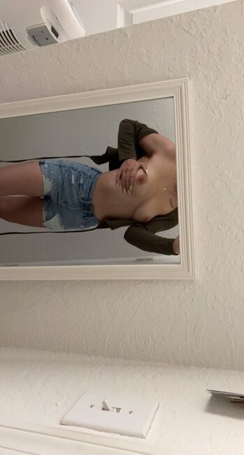 Full leaked Cocolimoncito private onlyfans photo