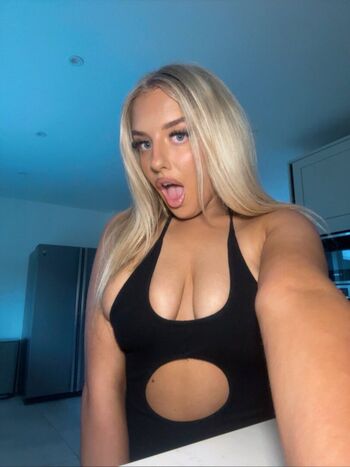 Full leaked Cocotheslvtxx private onlyfans photo