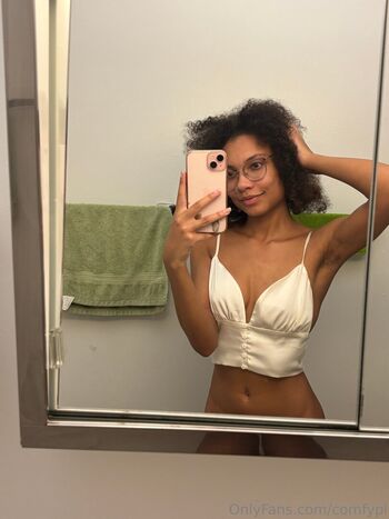 Full leaked Comfycutie private onlyfans photo