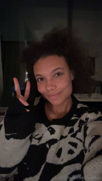 Full leaked Comfycutie private onlyfans photo