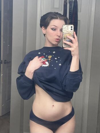 Full leaked Comfygrimrose private onlyfans photo
