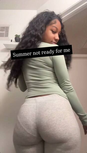 Full leaked Cookingwithkya private onlyfans photo