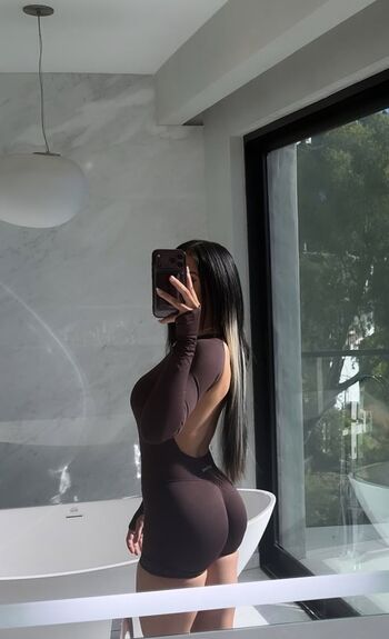 Cora Jade