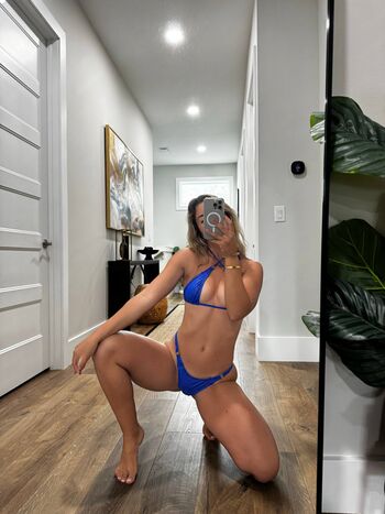 Full leaked Corina private onlyfans photo