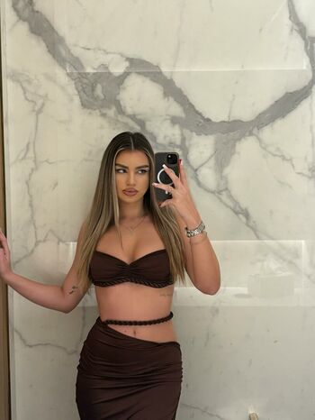 Full leaked Corinaboznea private onlyfans photo