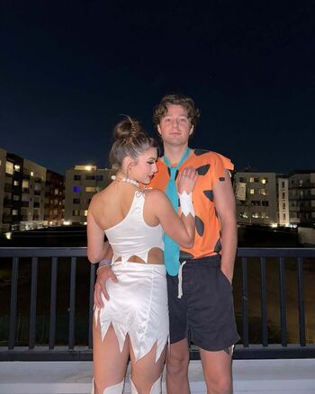 Cortney Gibson / Cortneycgibson