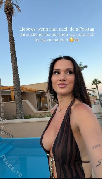 Full leaked Coupleontour private onlyfans photo