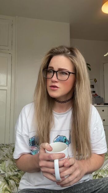 Full leaked Courtney pose page private onlyfans photo