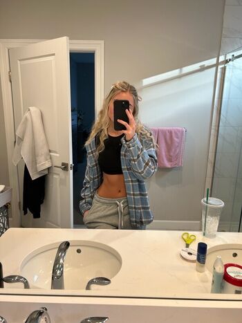 Full leaked Crazycourtneyy private onlyfans photo