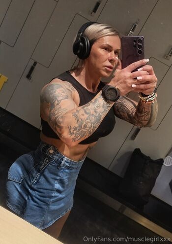Full leaked Crazyxbody  page private onlyfans photo