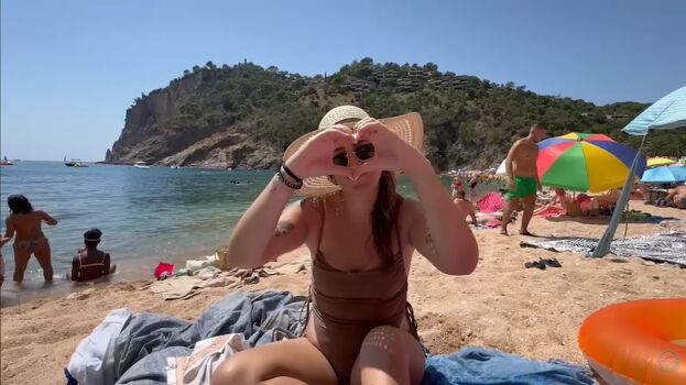 Cristy Reacts