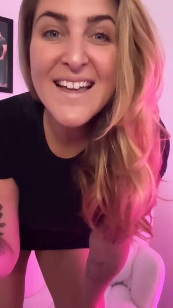 Full leaked Cristy reacts private onlyfans photo