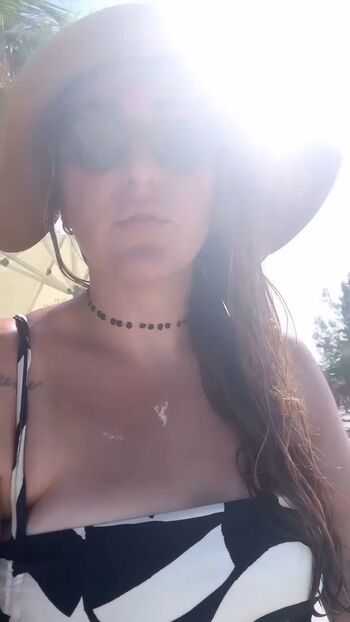 Full leaked Cristy reacts private onlyfans photo