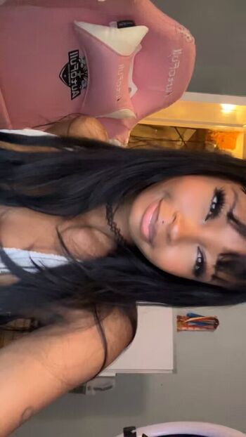 Full leaked Crybratz private onlyfans photo