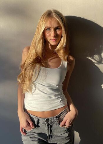 Full leaked Cryssanthander private onlyfans photo