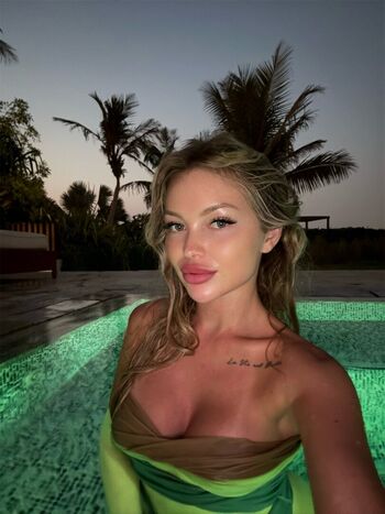 Full leaked Crystallandysh private onlyfans photo