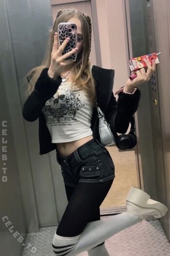 Full leaked Crystalmarykitty page private onlyfans photo