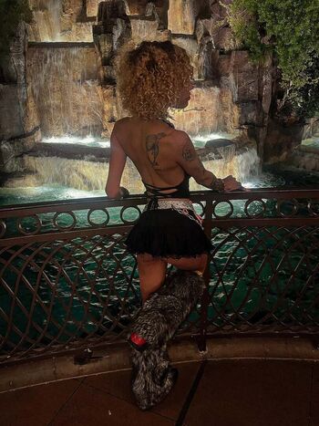 Full leaked Crystals nchantd private onlyfans photo