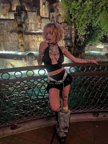 Full leaked Crystals nchantd private onlyfans photo