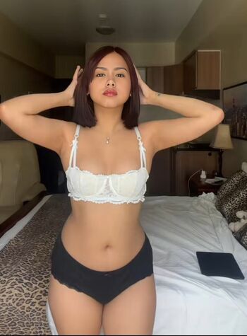 Full leaked Crystelle ann page private onlyfans photo