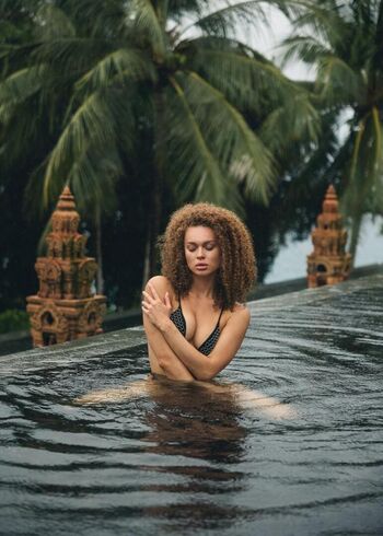 Full leaked Curly zzoe private onlyfans photo