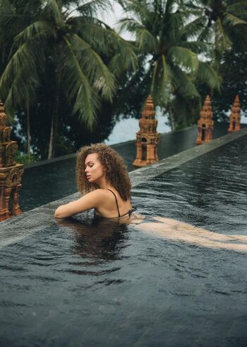 Full leaked Curly zzoe private onlyfans photo