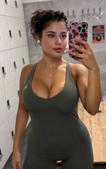 Full leaked Curlygurlyeurope private onlyfans photo