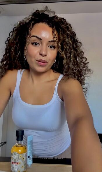 Full leaked Curlykams private onlyfans photo