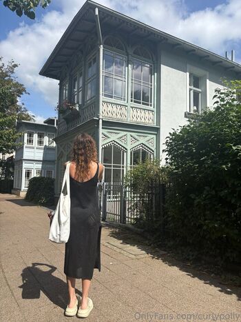 Full leaked Curlypolly private onlyfans photo