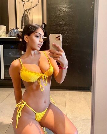 Full leaked Curtlykellz private onlyfans photo