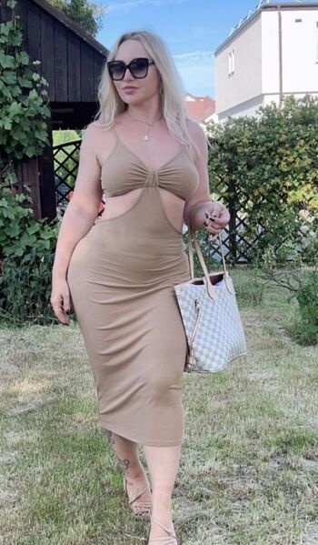 Curva Blonde