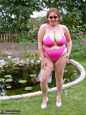 Curvy Claire