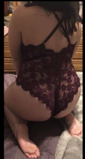Full leaked Curvylaura private onlyfans photo