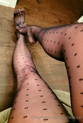 Full leaked Cutiextoes private onlyfans photo