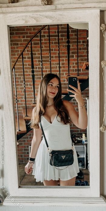 Full leaked Cuzimsara private onlyfans photo