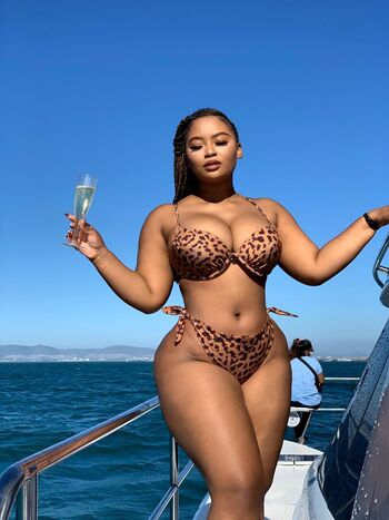 Full leaked Cyan bouje private onlyfans photo