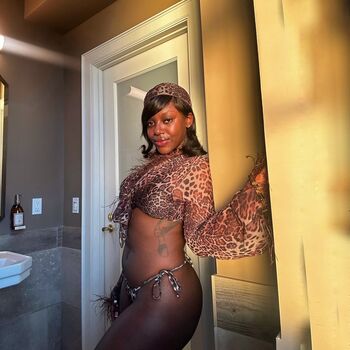 Full leaked Da kirrii t francis page private onlyfans photo