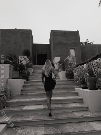 Full leaked Dagi bee page private onlyfans photo