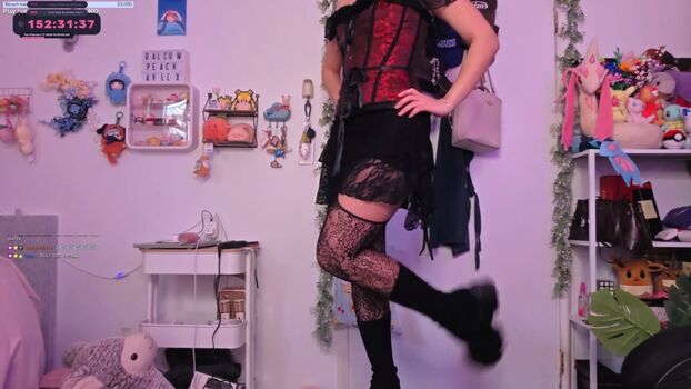 Full leaked Dalcompeach private onlyfans photo