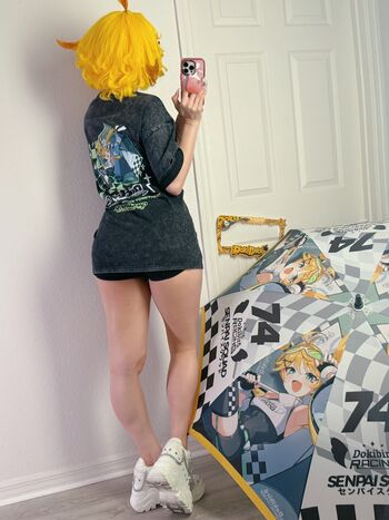 Full leaked Danisaurz private onlyfans photo