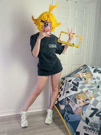 Full leaked Danisaurz private onlyfans photo