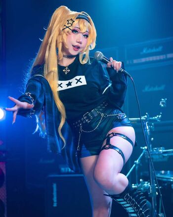 Full leaked Danisaurz private onlyfans photo