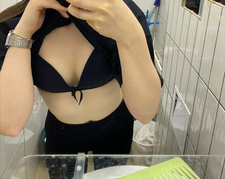 Full leaked Daotvalilol private onlyfans photo
