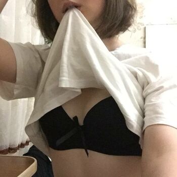 Full leaked Daotvalilol private onlyfans photo