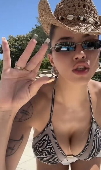 Full leaked Dara darnadue page private onlyfans photo