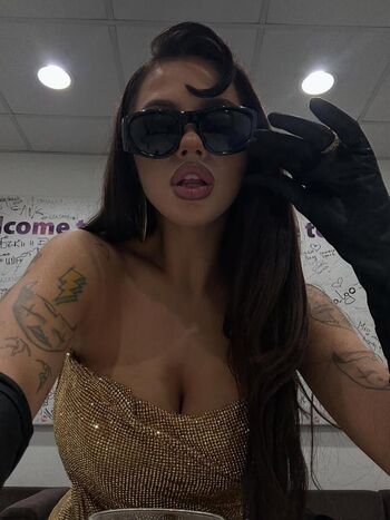 Full leaked Dara darnadue private onlyfans photo