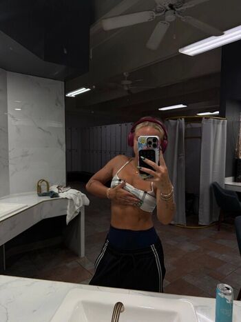 Full leaked Darianrhodess private onlyfans photo