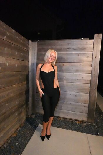 Full leaked Darianrhodess private onlyfans photo
